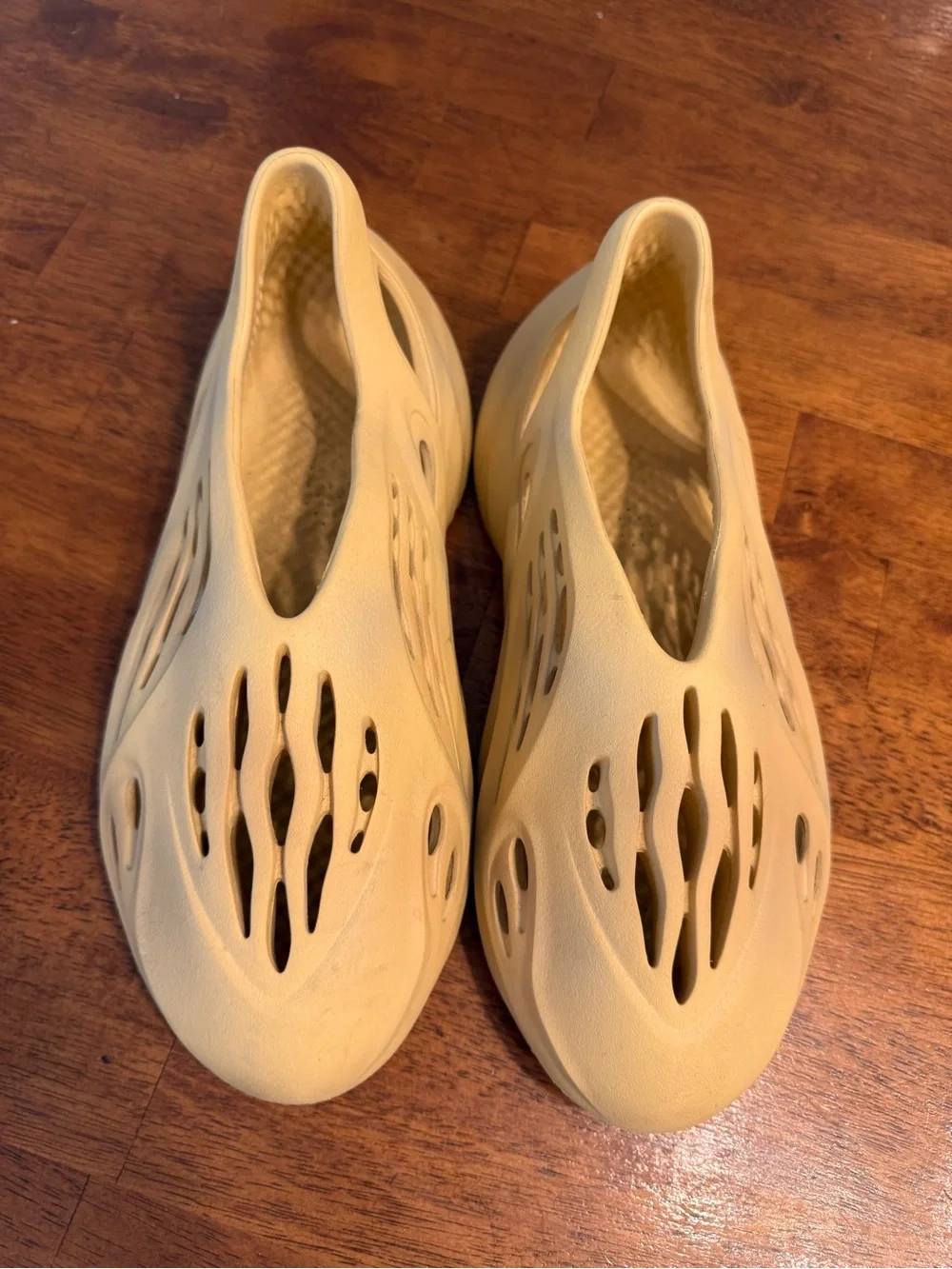 adidas Yeezy Foam Runner Sulfur Desert Sand Men's Size 10 Slip On Clog
